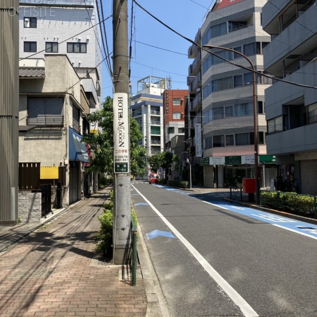 CDビルディング ビル前面道路