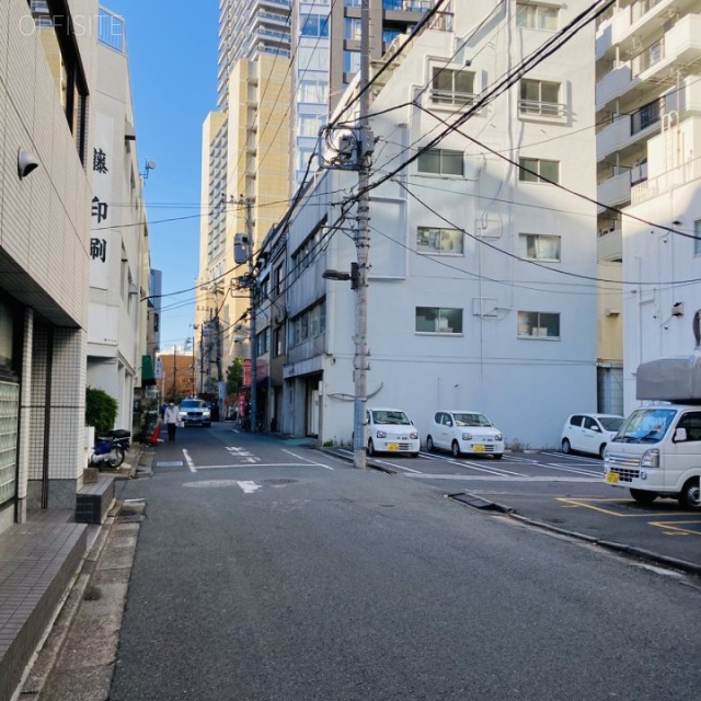 光ビル ビル前面道路