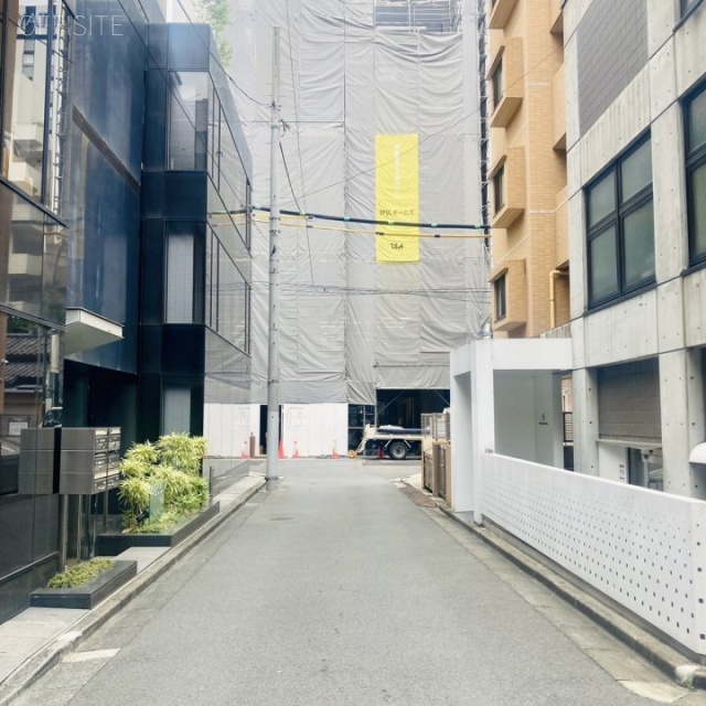 赤坂TKビル ビル前面道路