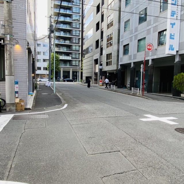 AZ Ginza East ビル前面道路