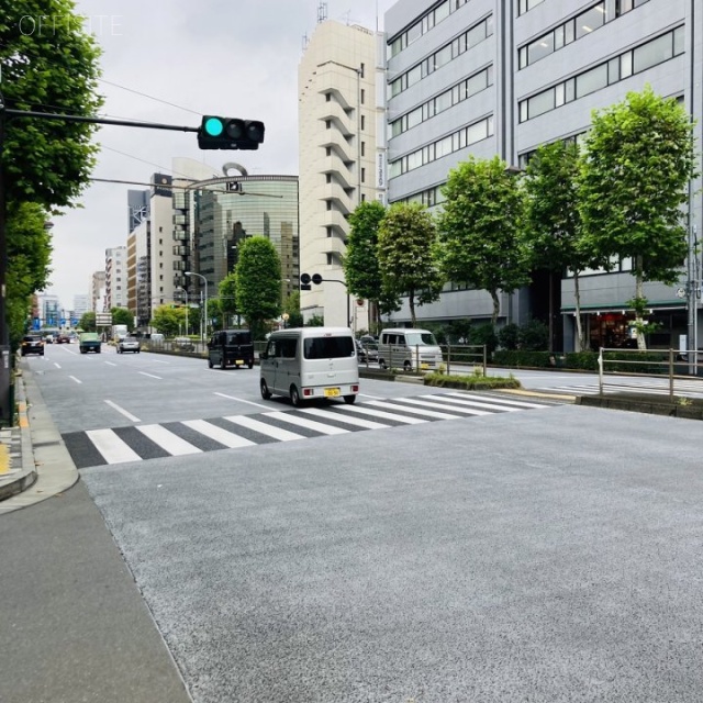 フォロス岩本町ビル 前面に靖国通り