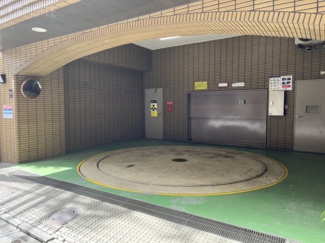 MFビル 駐車場