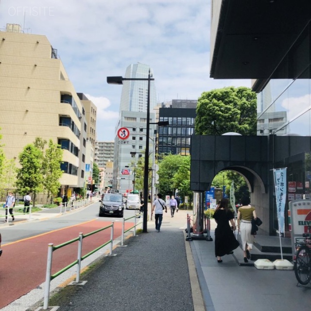 虎ノ門きよしビル ビル前面道路