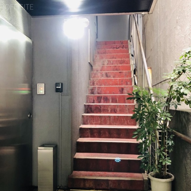 児谷ビル エントランス