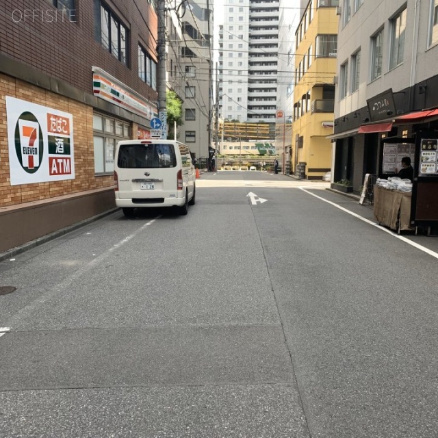 HK浜松町ビル ビル前面道路