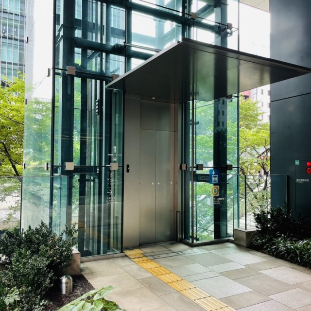 東京スクエアガーデン エントランス