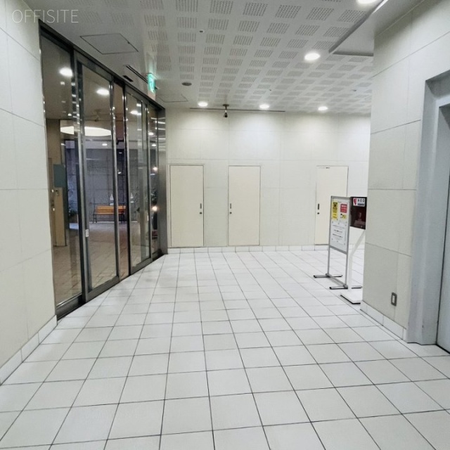 青山サンクレストビル エントランス