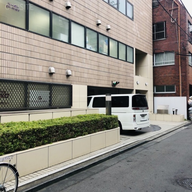 燦坤(サンクン)日本電器ビル 外観