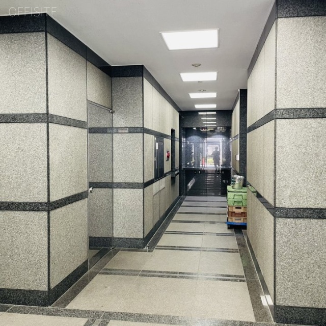 白山NTビル エントランス