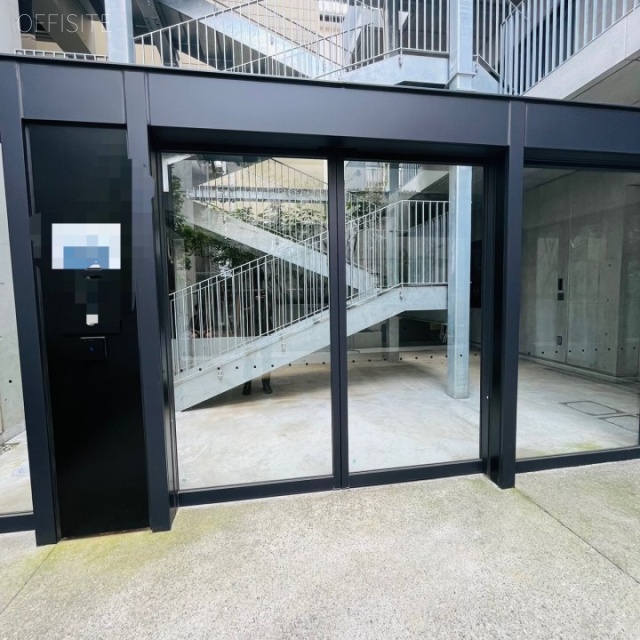 CABO Uehara オフィスビル出入口