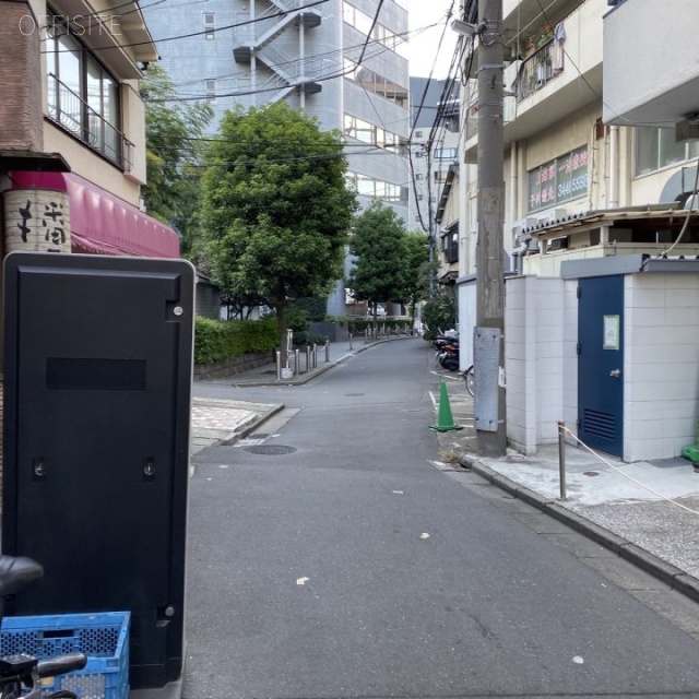 恵比寿KBKビル ビル前面道路