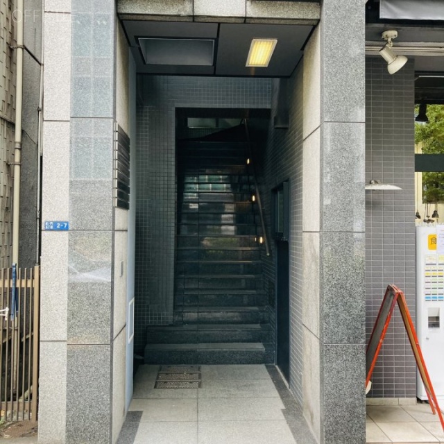 土井ビル エントランス