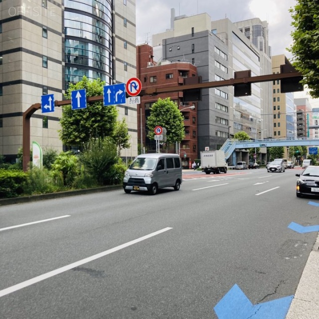 茅場町イーストスクエア 前面道路