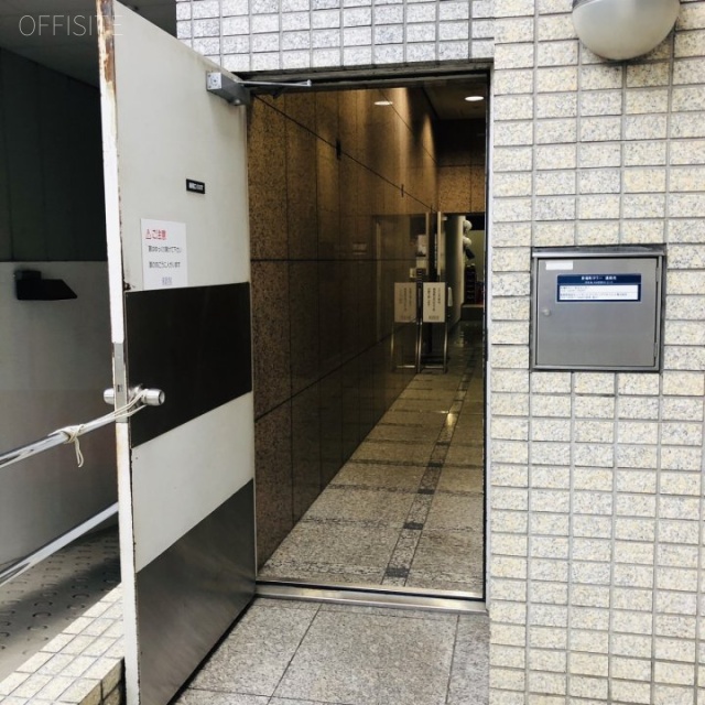 茅場町タワー 通用口