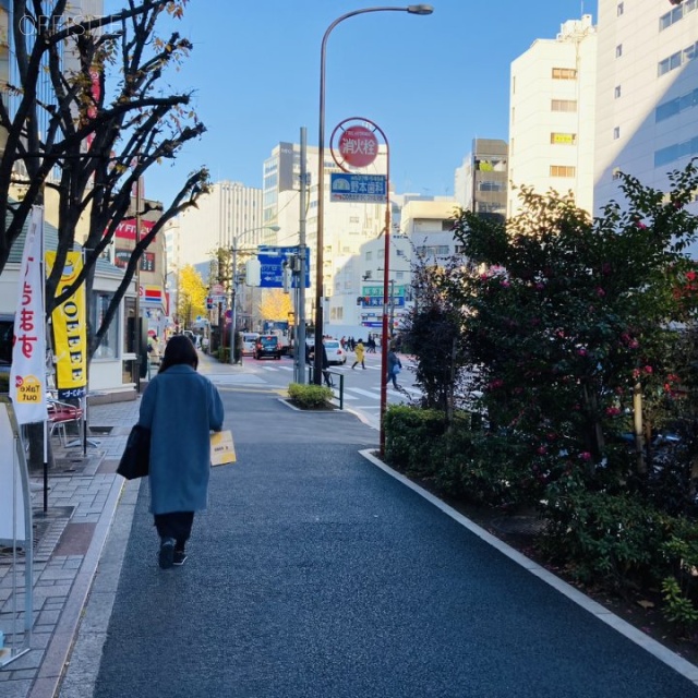 神田神保町ビル ビル前面道路