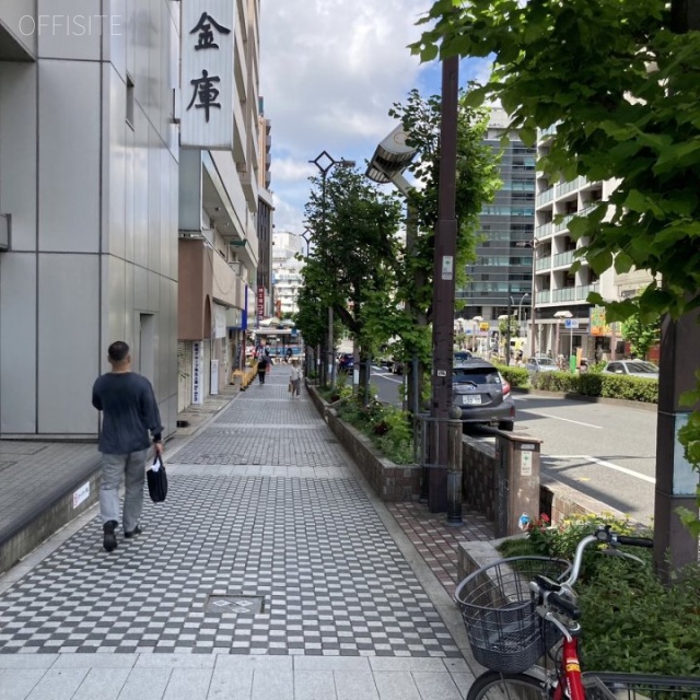 城南信用金庫蒲田支店 ビル前面道路