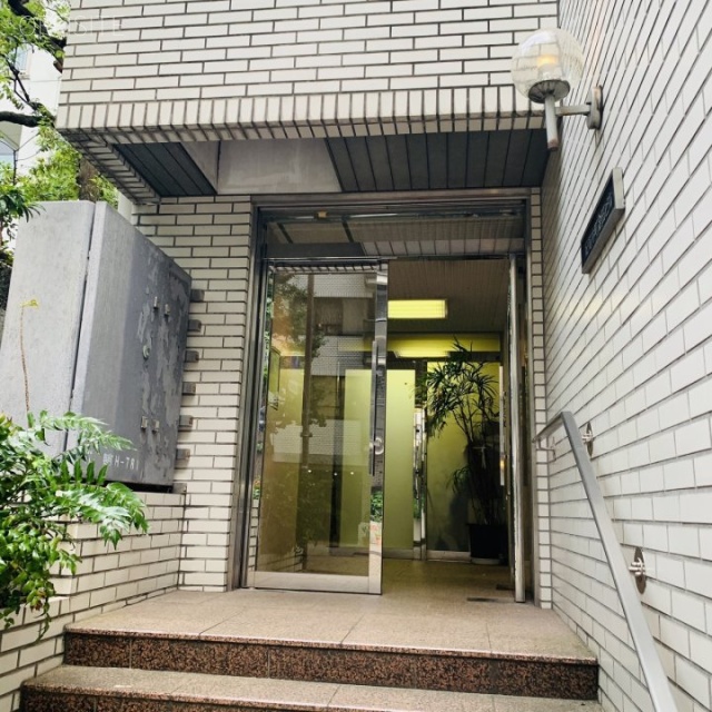 紀尾井町金田ビル エントランス