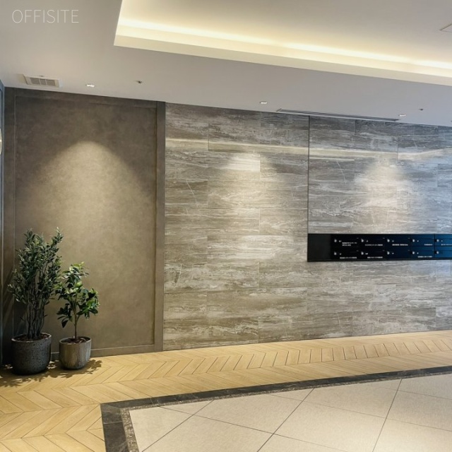 +SHIFT MITA エントランス