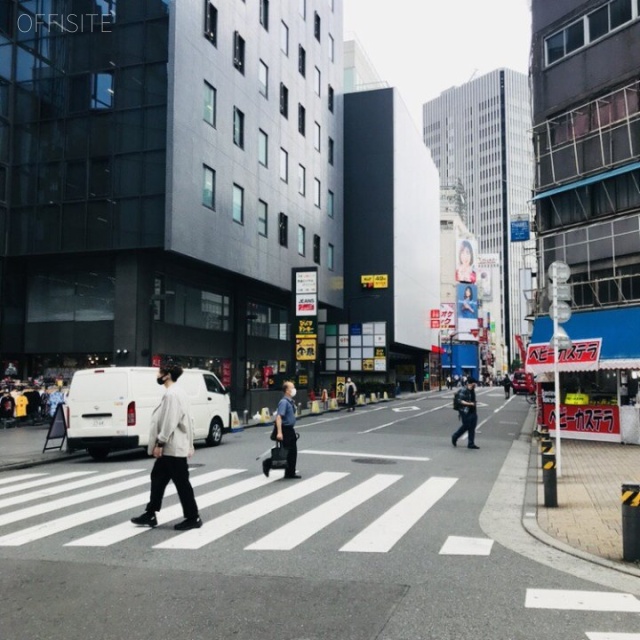 オーク池袋ビル ビル前面道路