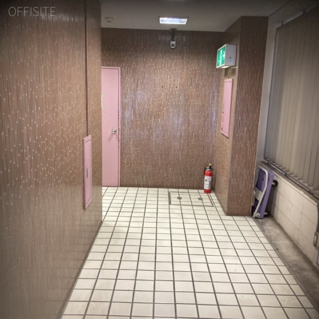 三富ビル エントランス