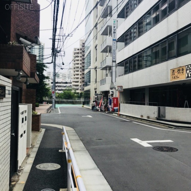 五反田ASビル ビル前面道路