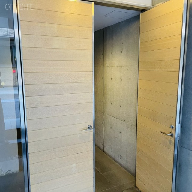 TWIZA代々木 エントランス