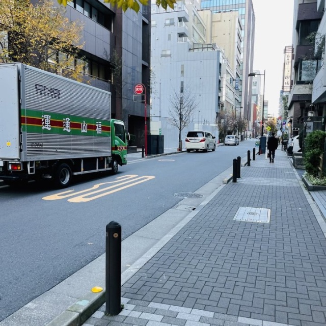 クアトロ室町ビル 本銀通り