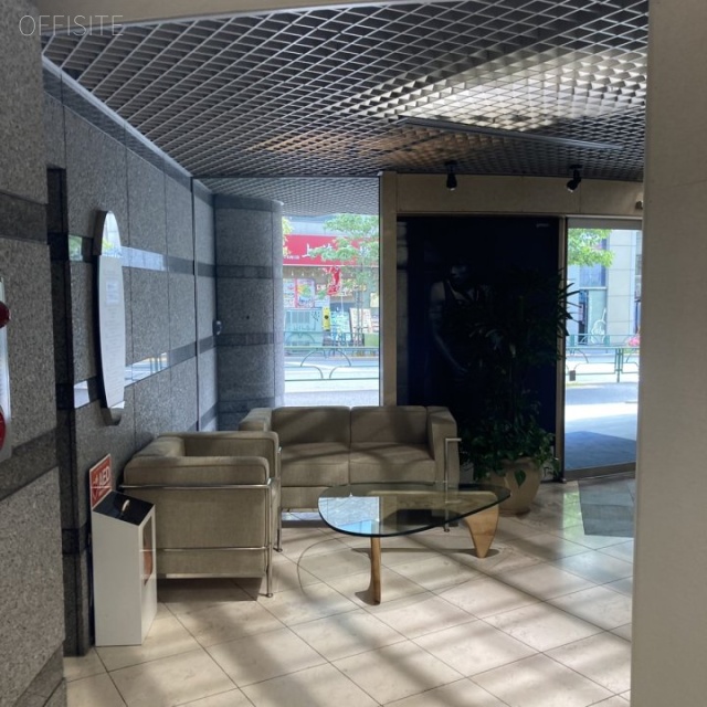 ヤマノ24ビル エントランス