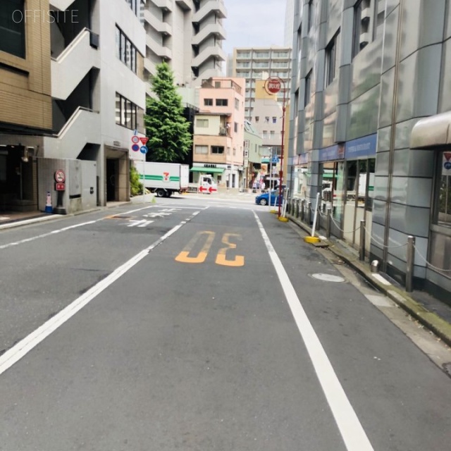 東都ビル ビル前面道路