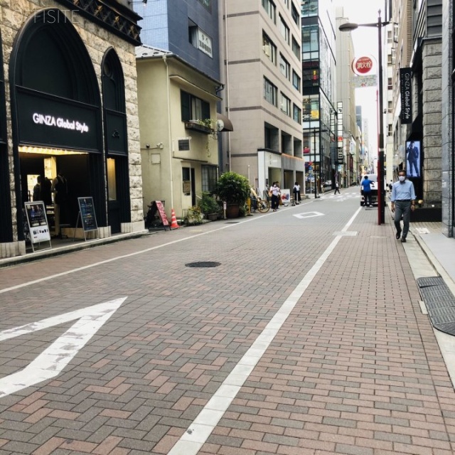 銀座レンガ通り福神ビル 前面は銀座レンガ通り