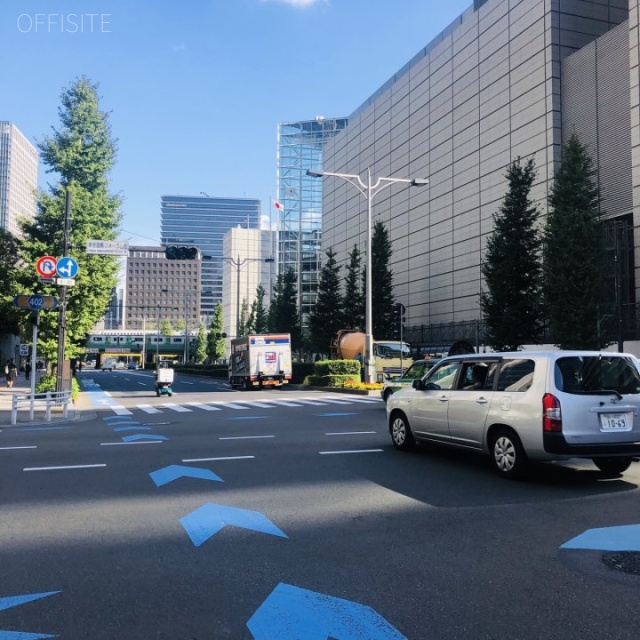 新東京ビル 馬場先通り