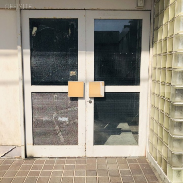 等々力6丁目貸店舗・事務所 オフィスビル出入口