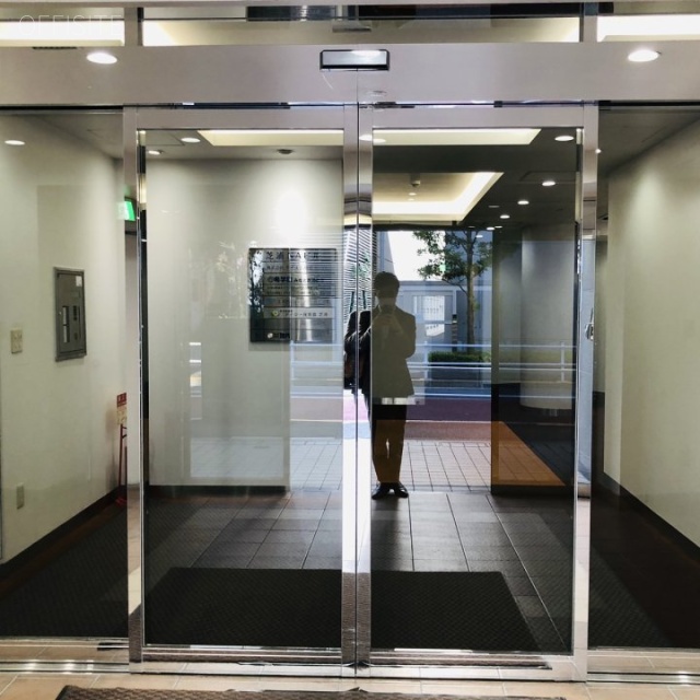 芝浦NAビル オフィスビル出入口