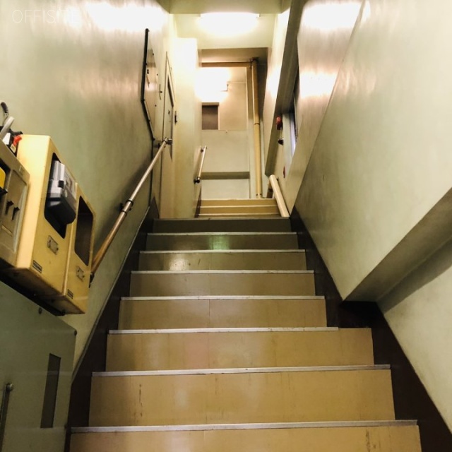 鈴木ビル エントランス