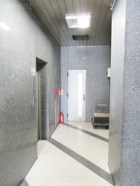 深尾ビル エントランス