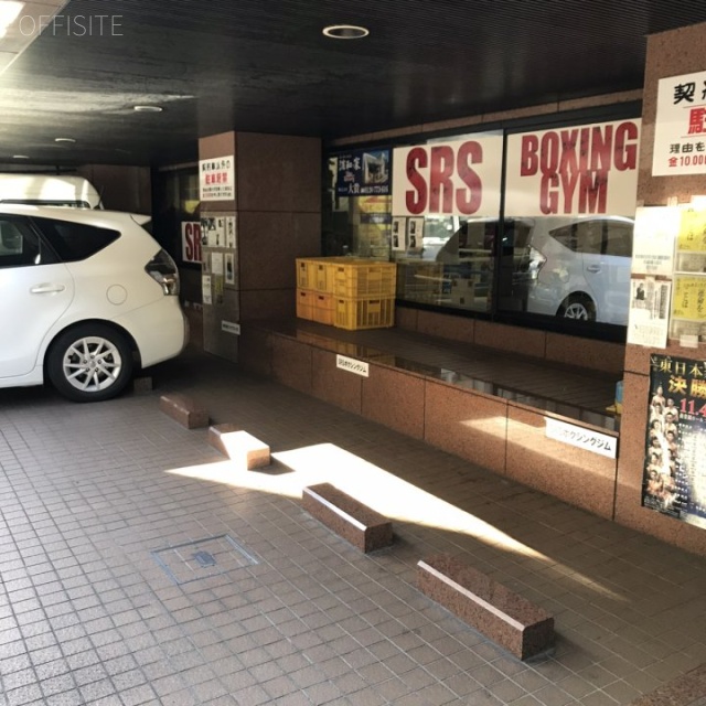 冠第2ビル 駐車場