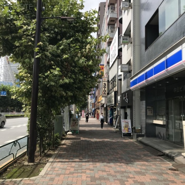 文京尚学ビル ビル前面道路