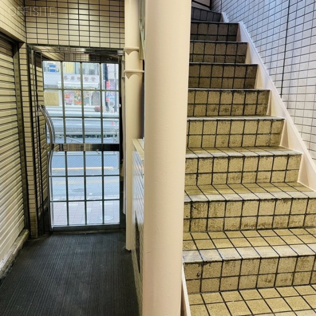 ニットービル エントランス