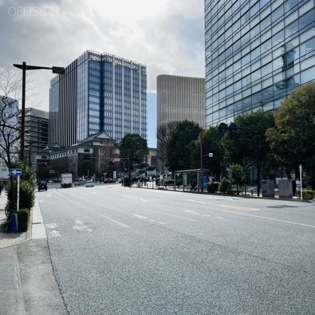 GM九段下 前面に目白通り