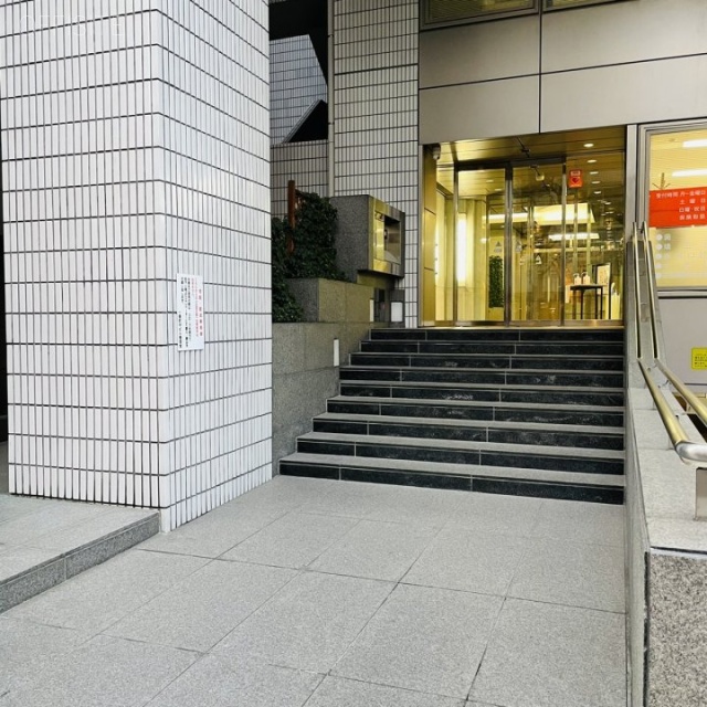 一番町Mビル エントランス