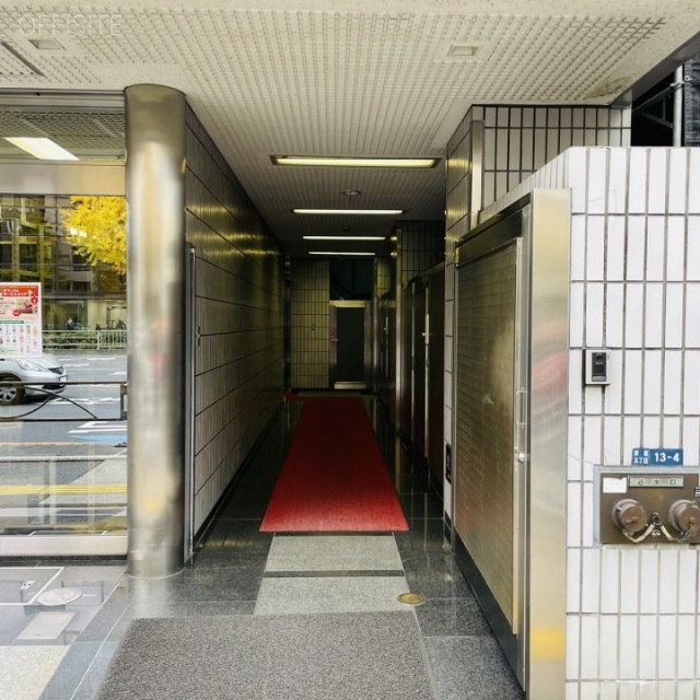 YMG新橋ビル エントランス