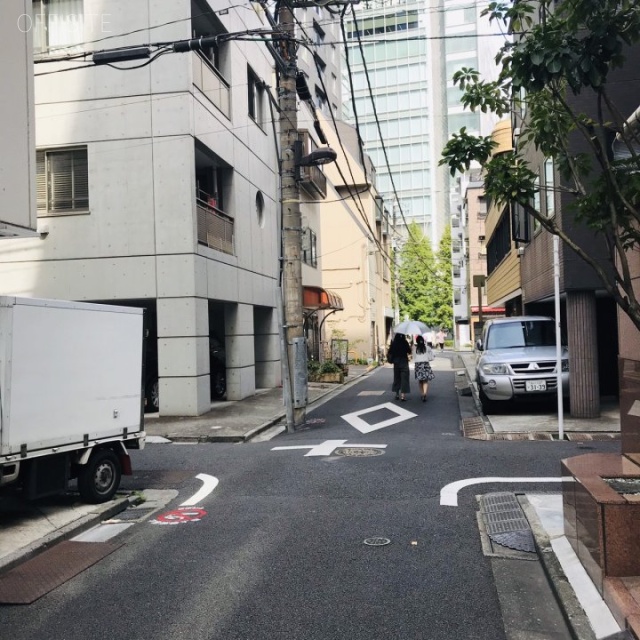 ヒューリック飯田橋ビル ビル前面道路
