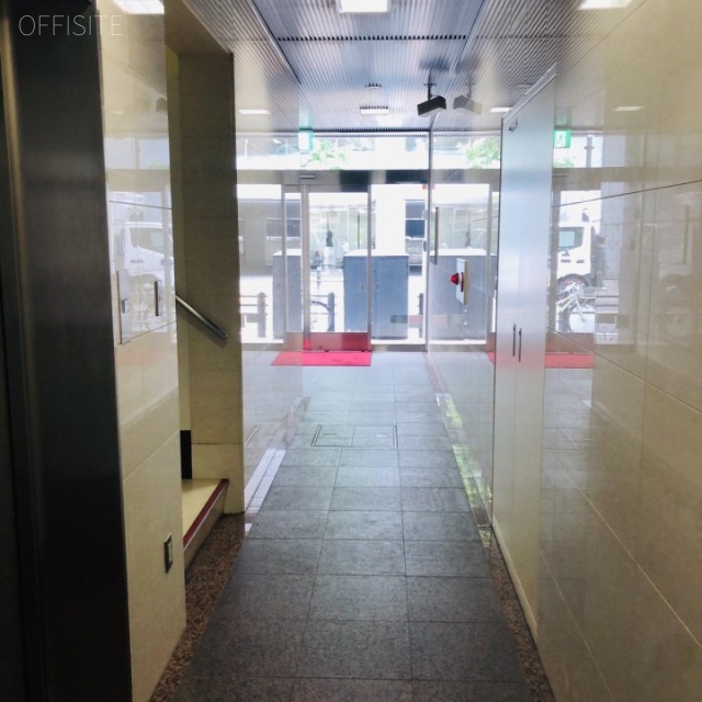 赤坂周山ビル エントランス