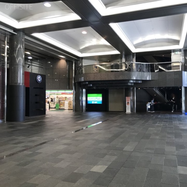 青山オーバルビル エントランス