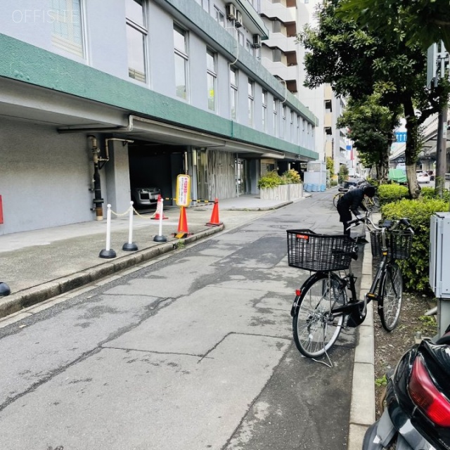 サンビル 前面歩道