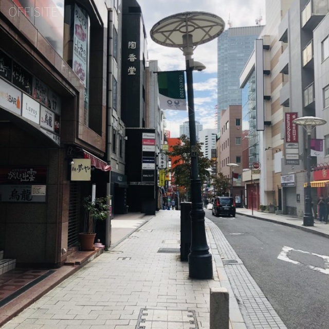 東都赤坂ビル ビル前面道路