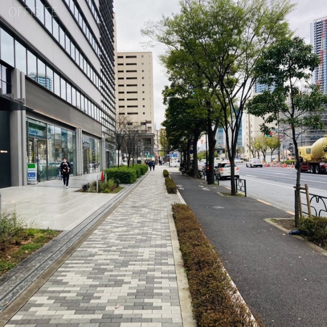 晴海センタービル 前面歩道
