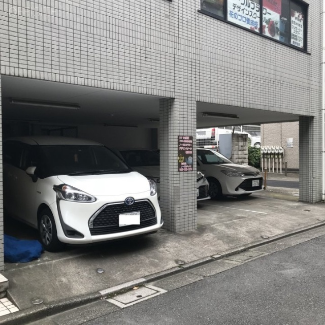 第2トミスビル 駐車場