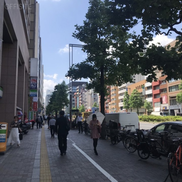 四谷ビル ビル前面道路
