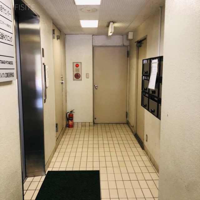 若竹ビル エントランス